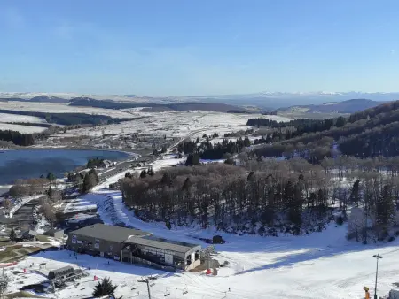 Studio cabine 25 m² skis aux pieds à Besse-et-Saint-Anastaise - Photo 17