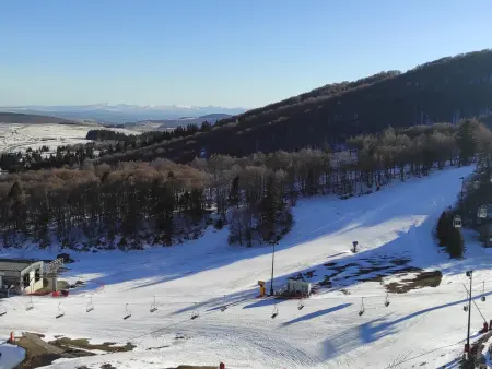 Studio cabine 25 m² skis aux pieds à Besse-et-Saint-Anastaise - Photo 20