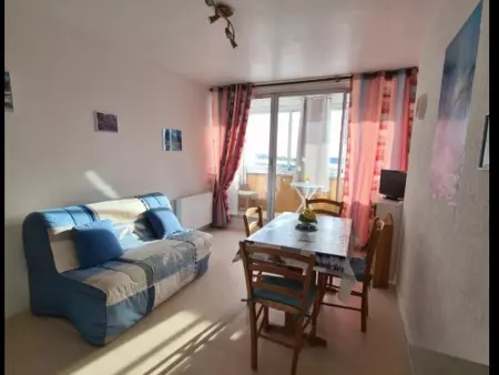 Studio 36 m² Super Besse, balcon sud face au Cantal - Photo 8