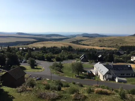 Studio 36 m² Super Besse, balcon sud face au Cantal - Photo 11