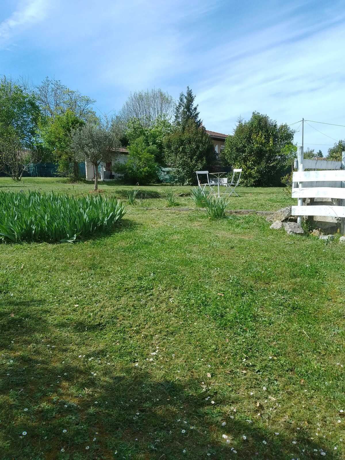 Maison avec jardin clôturé et barbecue à Vic-Fezensac - Photo 2