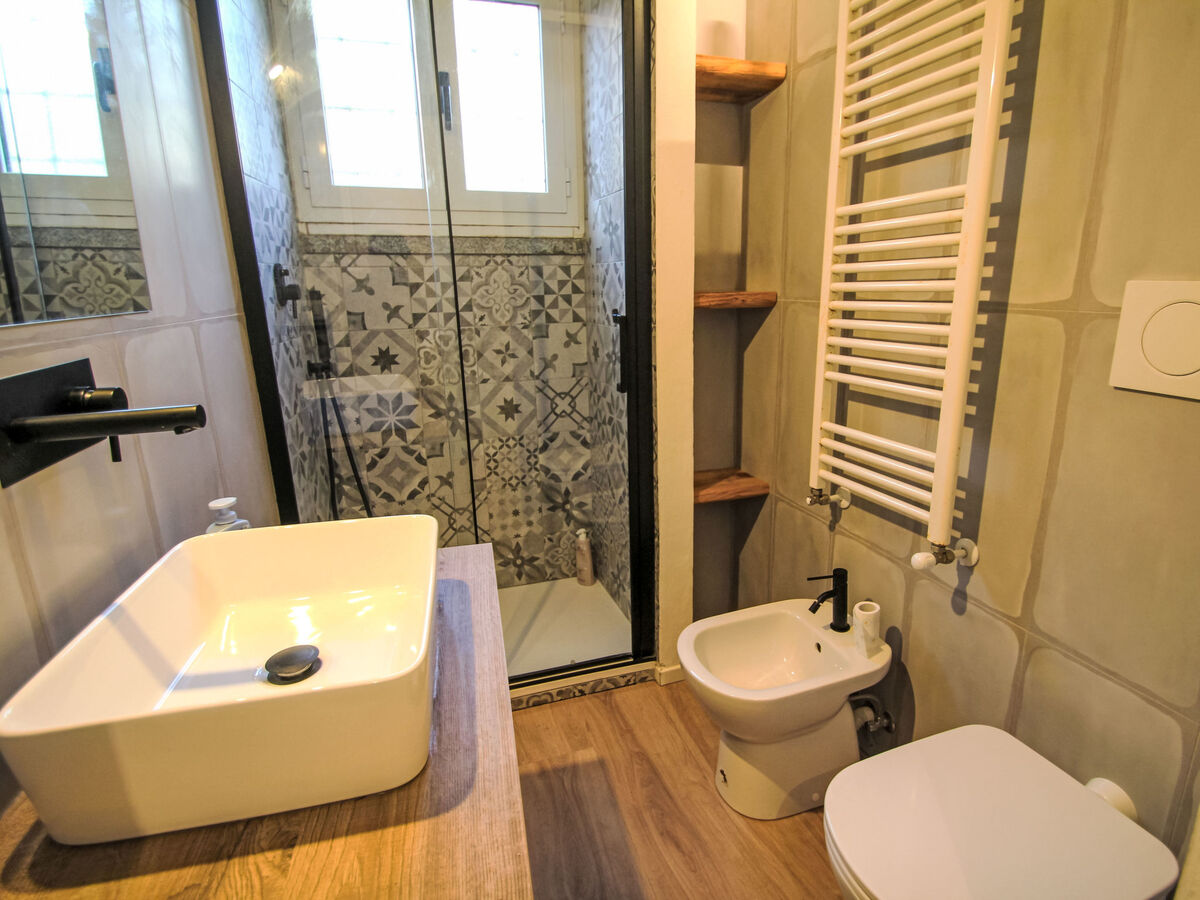 Azzurra, studio rénové 30m² à 90m du lac - Photo 10