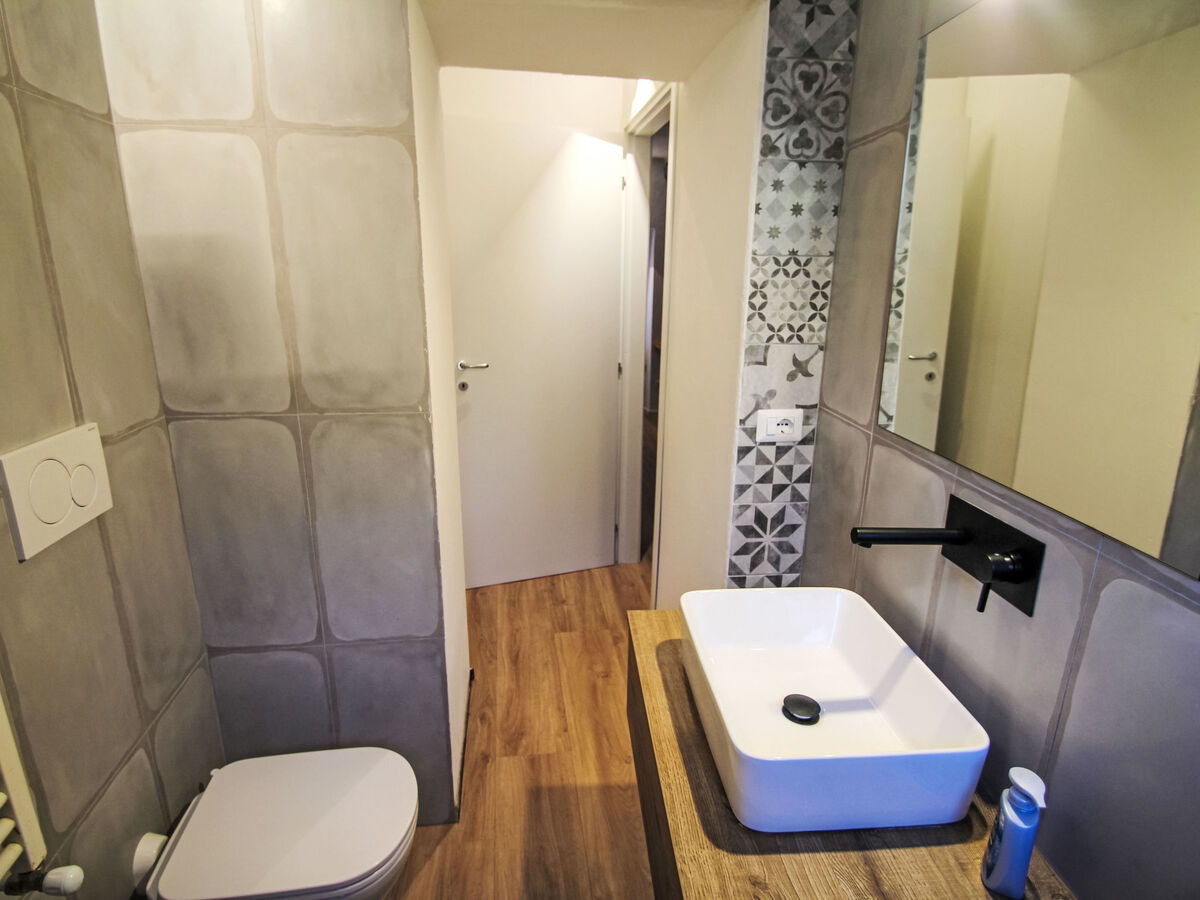 Azzurra, studio rénové 30m² à 90m du lac - Photo 13