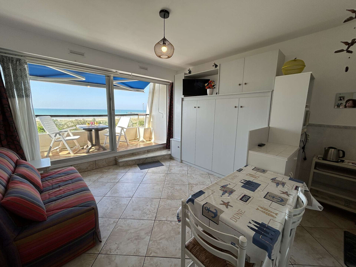 Studio face à la mer avec balcon et parking - Photo 1