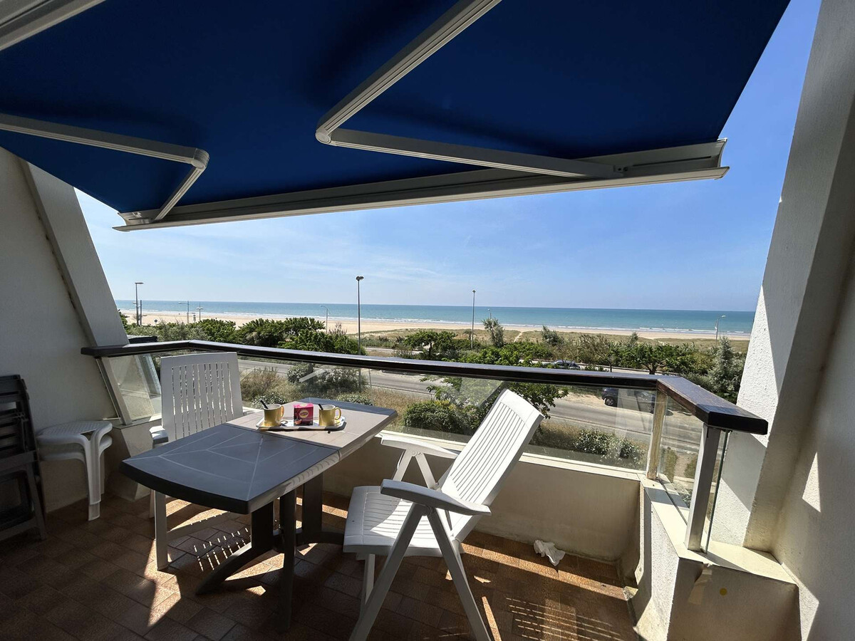 Studio face à la mer avec balcon et parking - Photo 4