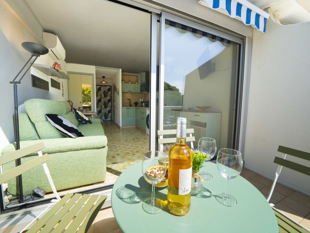 Studio rénové 2025 avec balcon sud à Port Camargue - Photo 1