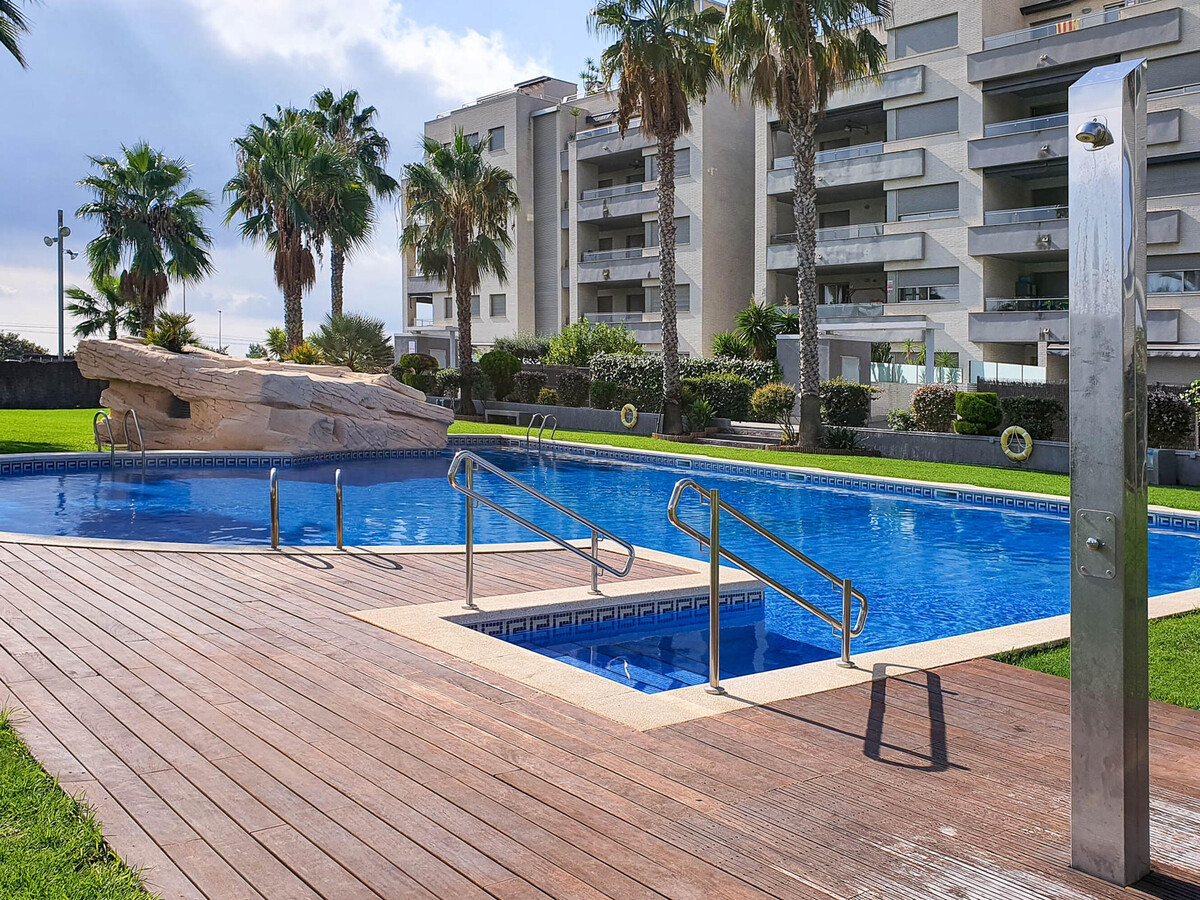 Appartement rez-de-chaussée avec jardin et accès piscine - Photo 1