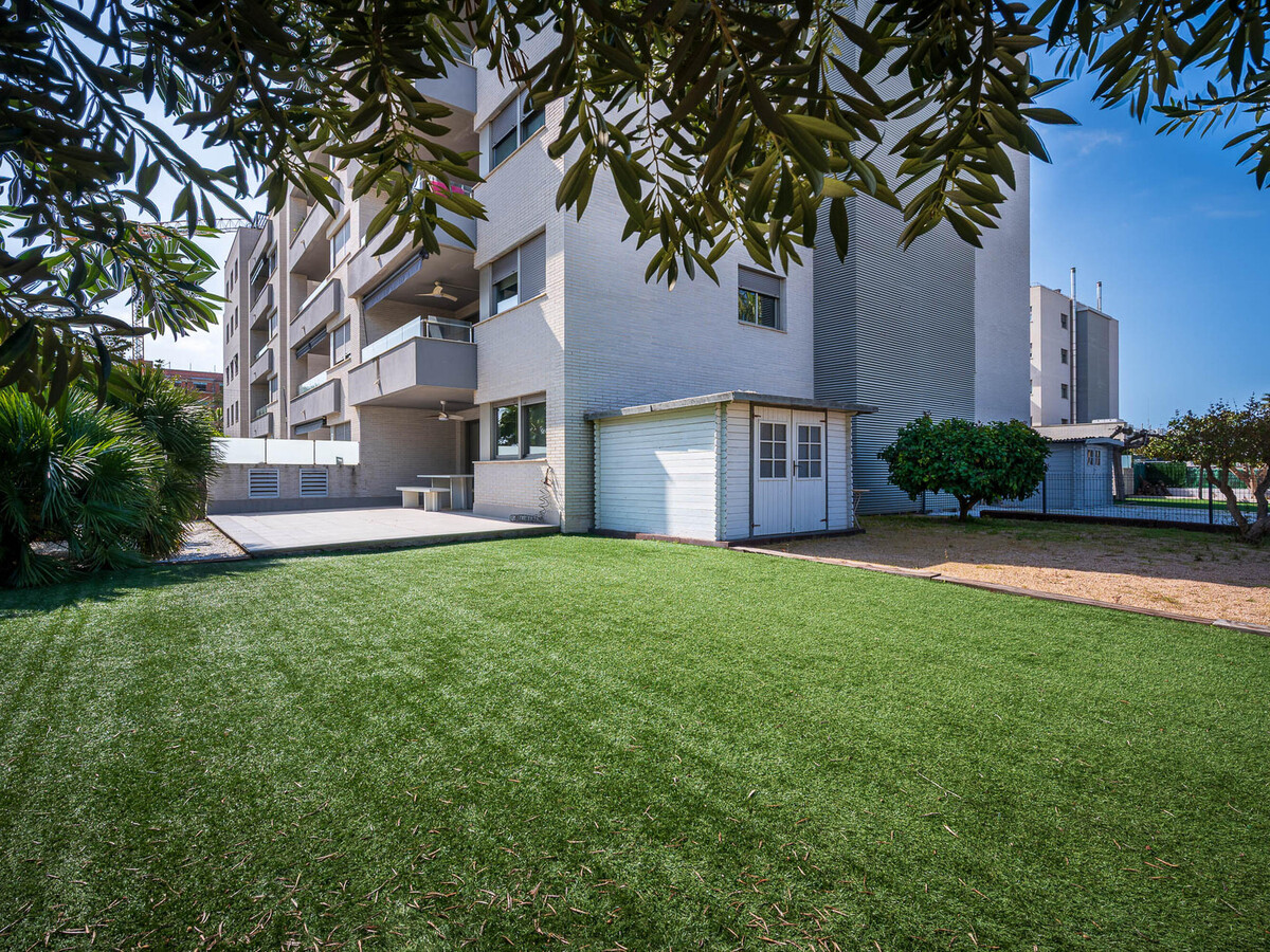 Appartement rez-de-chaussée avec jardin et accès piscine - Photo 3
