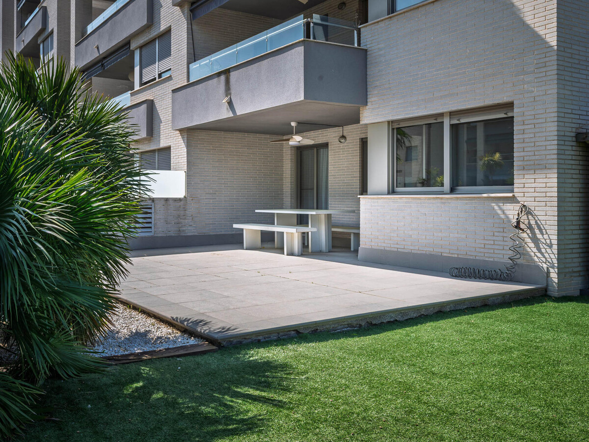 Appartement rez-de-chaussée avec jardin et accès piscine - Photo 4