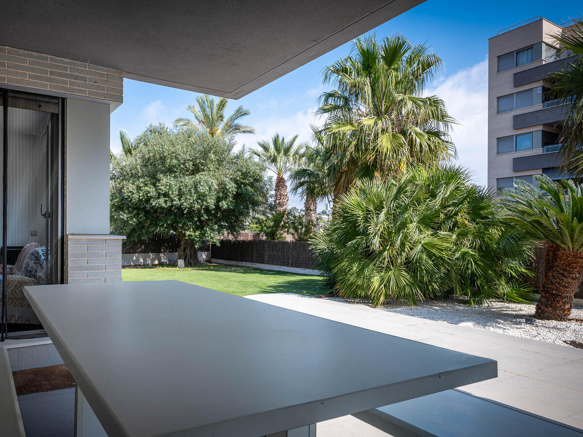Appartement rez-de-chaussée avec jardin et accès piscine - Photo 5