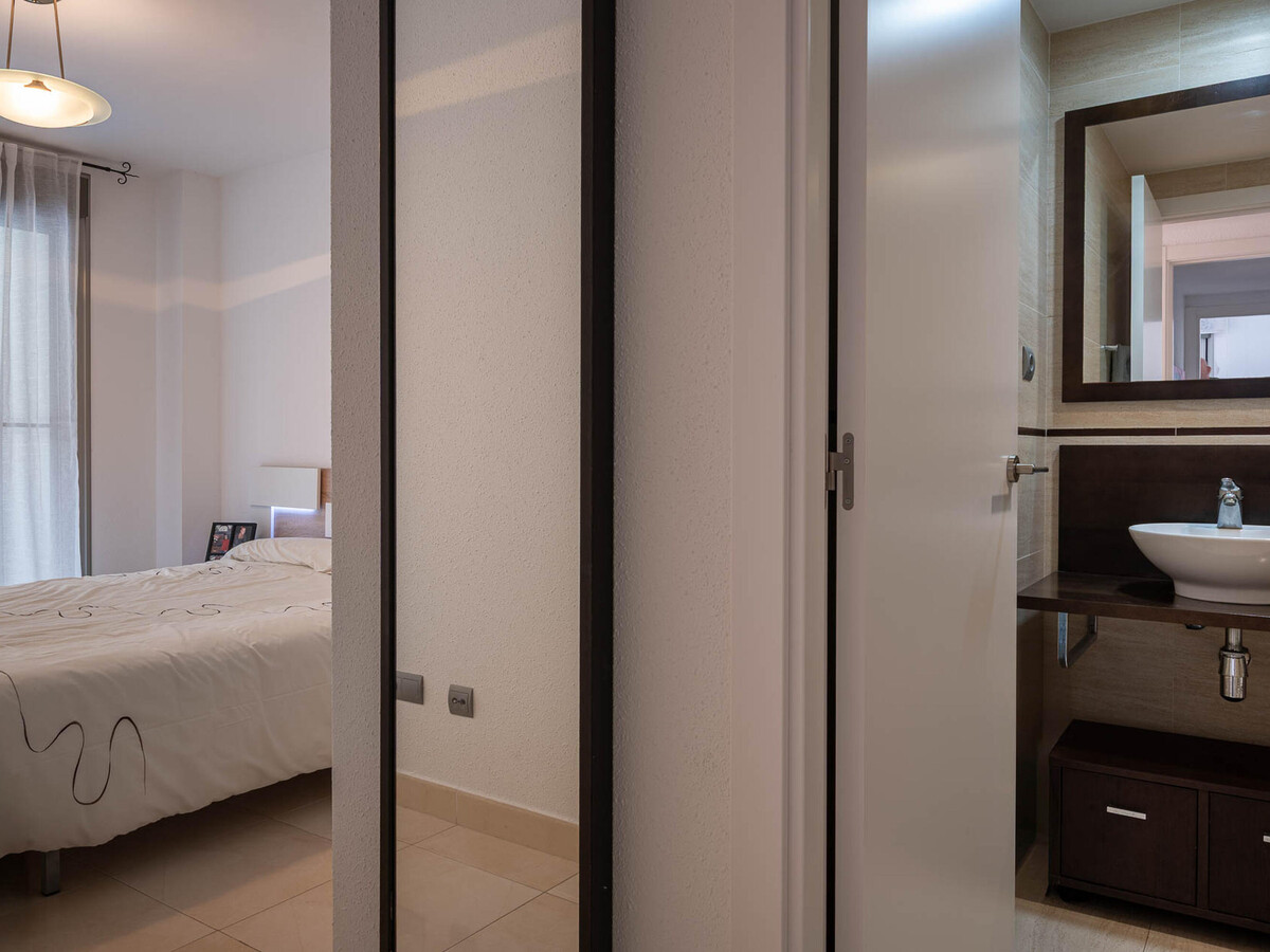 Appartement rez-de-chaussée avec jardin et accès piscine - Photo 12