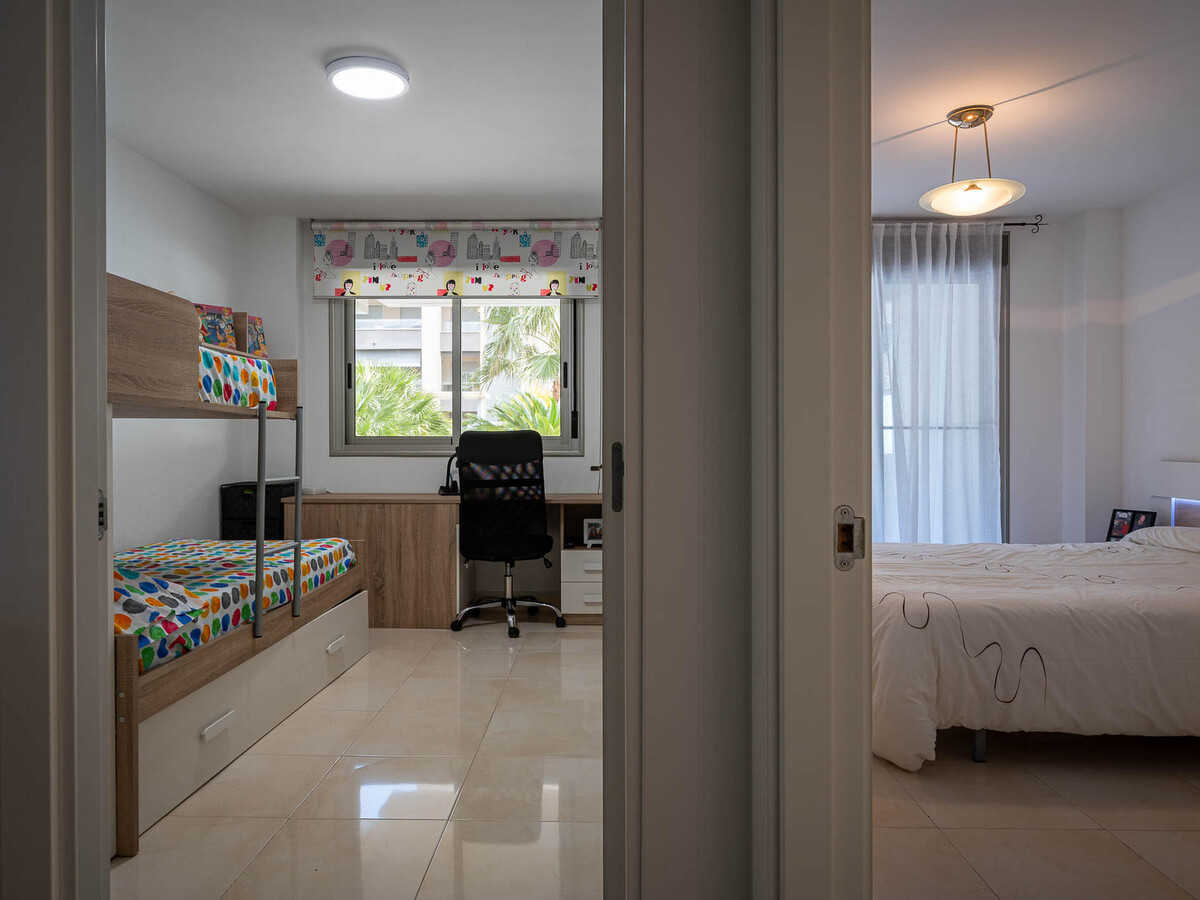 Appartement rez-de-chaussée avec jardin et accès piscine - Photo 14