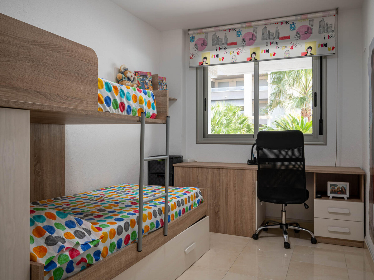 Appartement rez-de-chaussée avec jardin et accès piscine - Photo 15