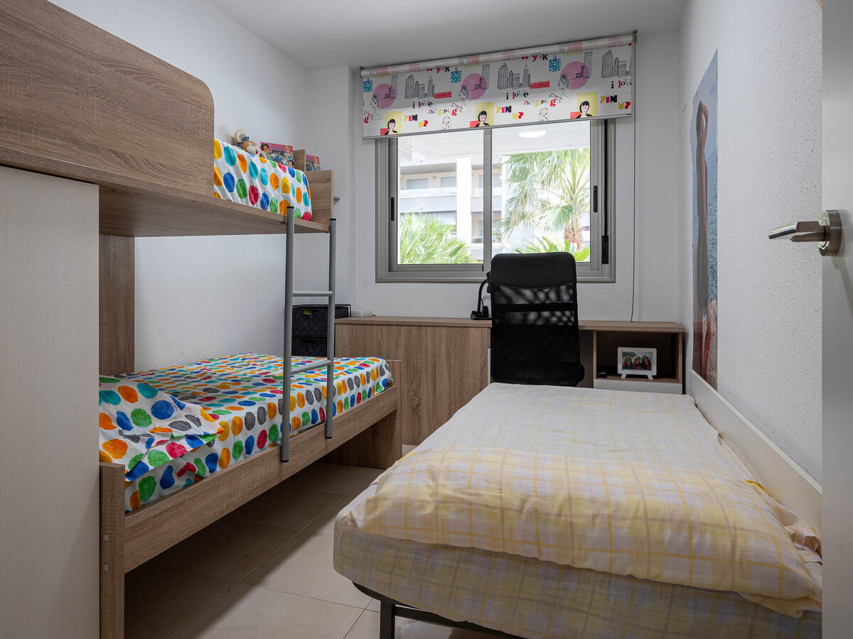 Appartement rez-de-chaussée avec jardin et accès piscine - Photo 17