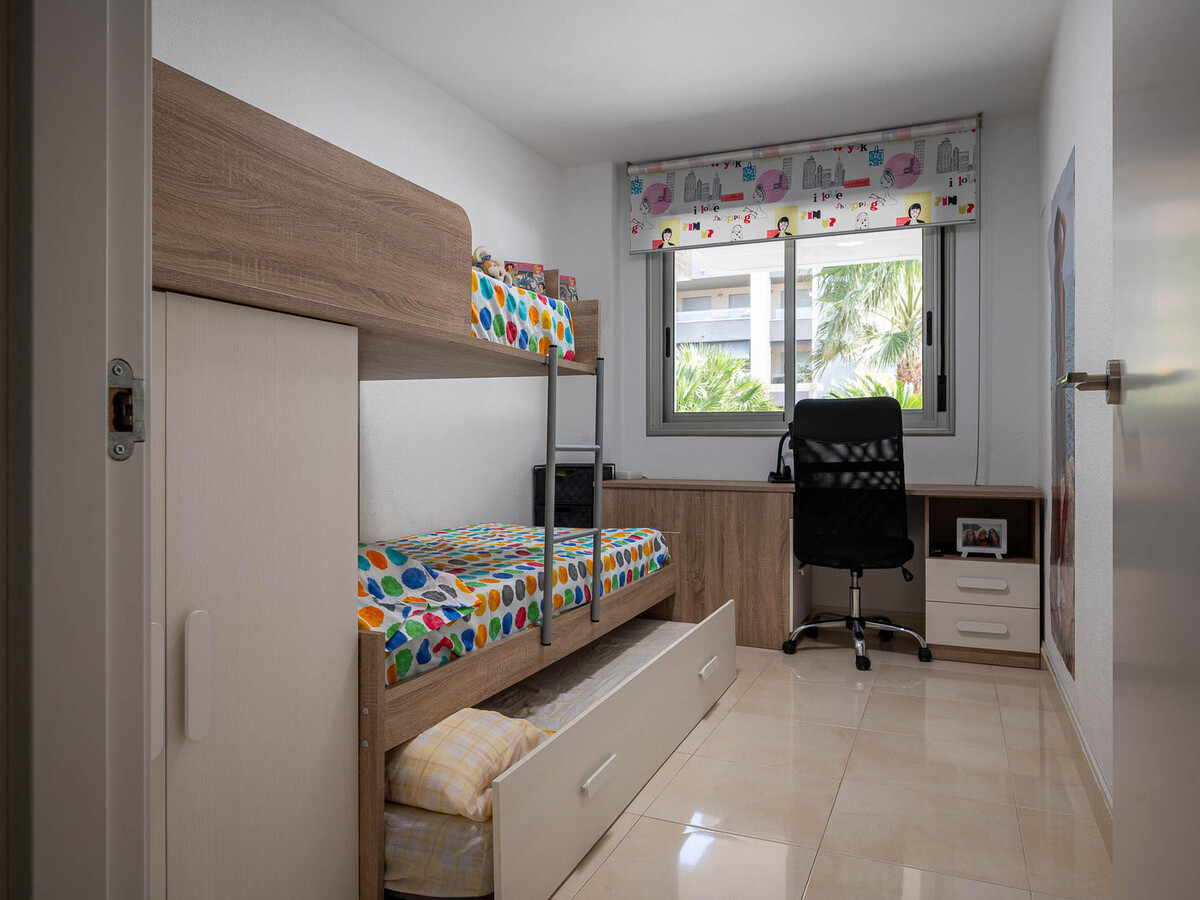Appartement rez-de-chaussée avec jardin et accès piscine - Photo 18
