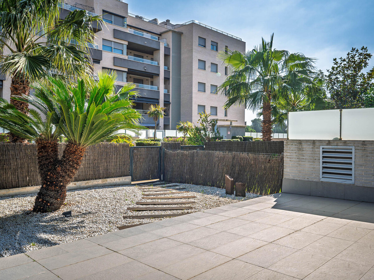 Appartement rez-de-chaussée avec jardin et accès piscine - Photo 24