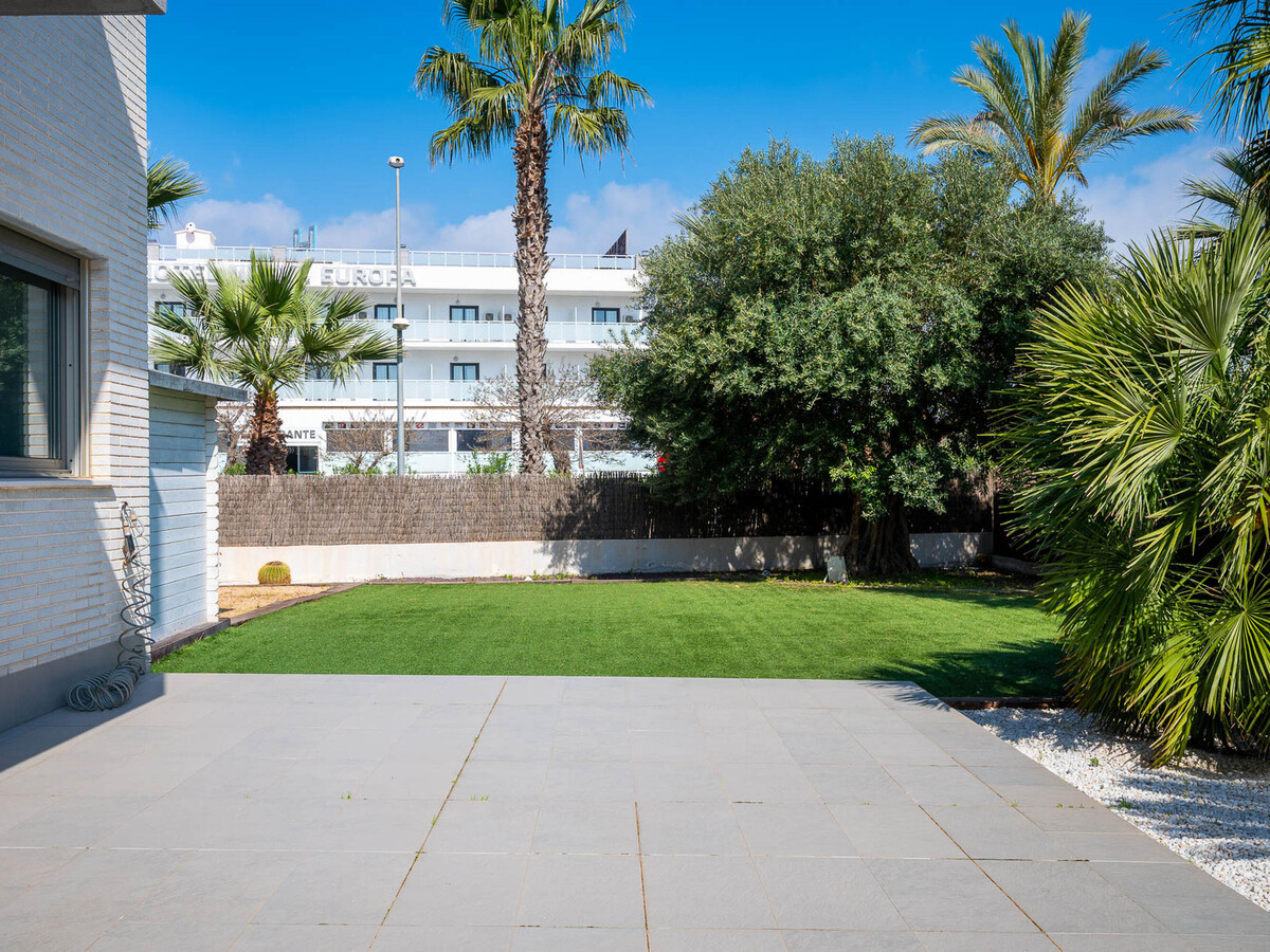 Appartement rez-de-chaussée avec jardin et accès piscine - Photo 25