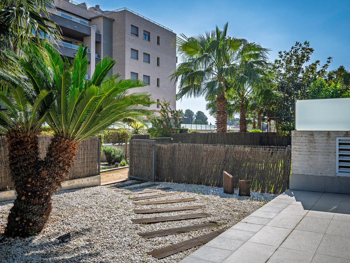 Appartement rez-de-chaussée avec jardin et accès piscine - Photo 26