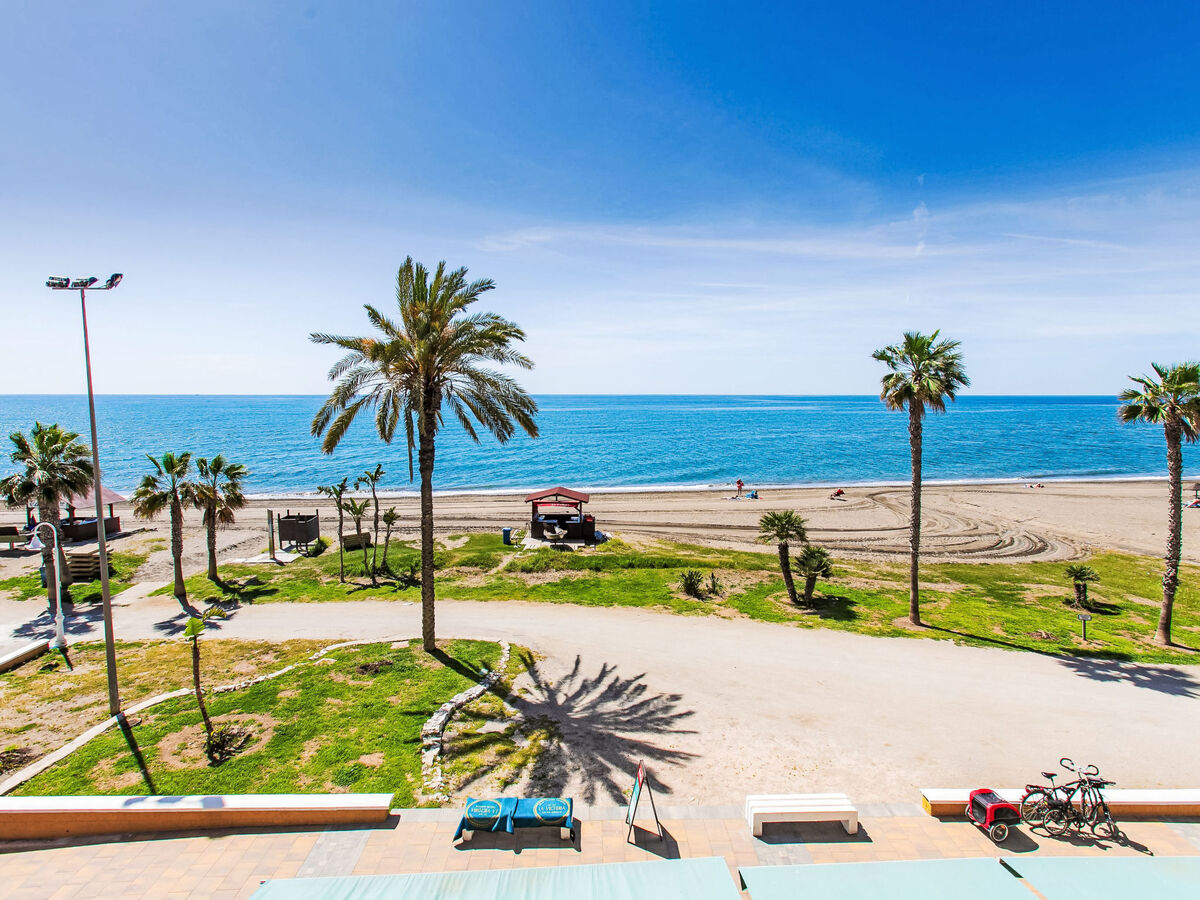 Appartement beachfront rénové 2025, vue mer - Photo 19