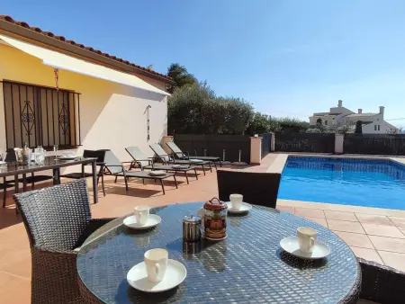 Villa familiale avec piscine privée et jardin à Pau, Costa Brava : photo 31