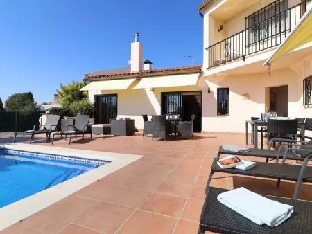 Villa familiale avec piscine privée et jardin à Pau, Costa Brava : photo 32