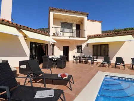 Villa familiale avec piscine privée et jardin à Pau, Costa Brava : photo 34