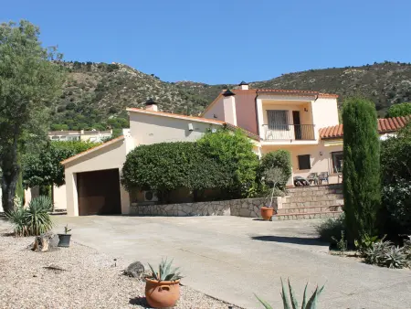 Villa familiale avec piscine privée et jardin à Pau, Costa Brava : photo 36