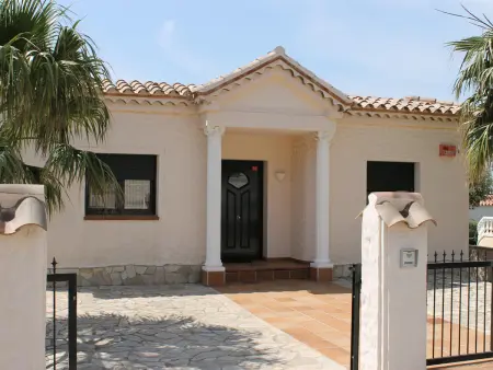 Villa moderniste de plain-pied avec piscine privée, Roses : photo 4