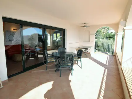 Villa moderniste de plain-pied avec piscine privée, Roses : photo 8