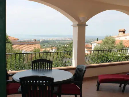 Villa moderniste de plain-pied avec piscine privée, Roses : photo 9