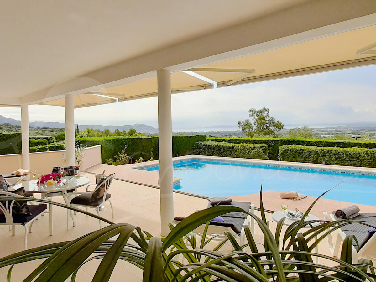 Villa Balmes : luxe avec piscine face à la baie de Rosas - Photo 1