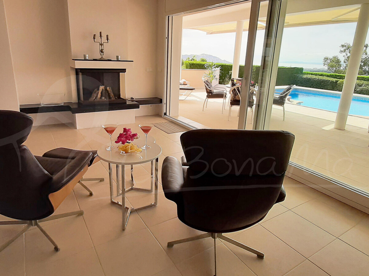 Villa Balmes : luxe avec piscine face à la baie de Rosas - Photo 10