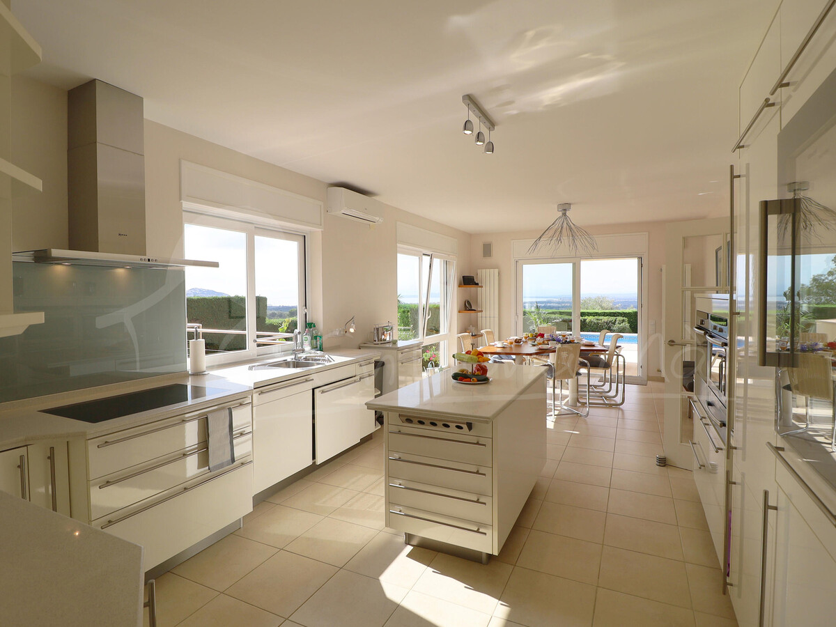 Villa Balmes : luxe avec piscine face à la baie de Rosas - Photo 15