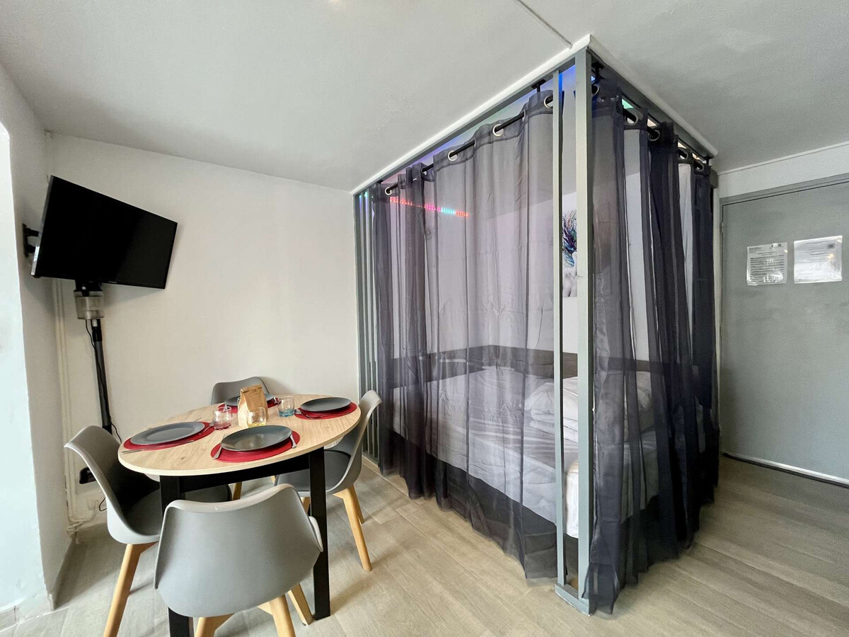 Studio cabine 4 pers à Cap d'Agde, parking gratuit - Photo 3