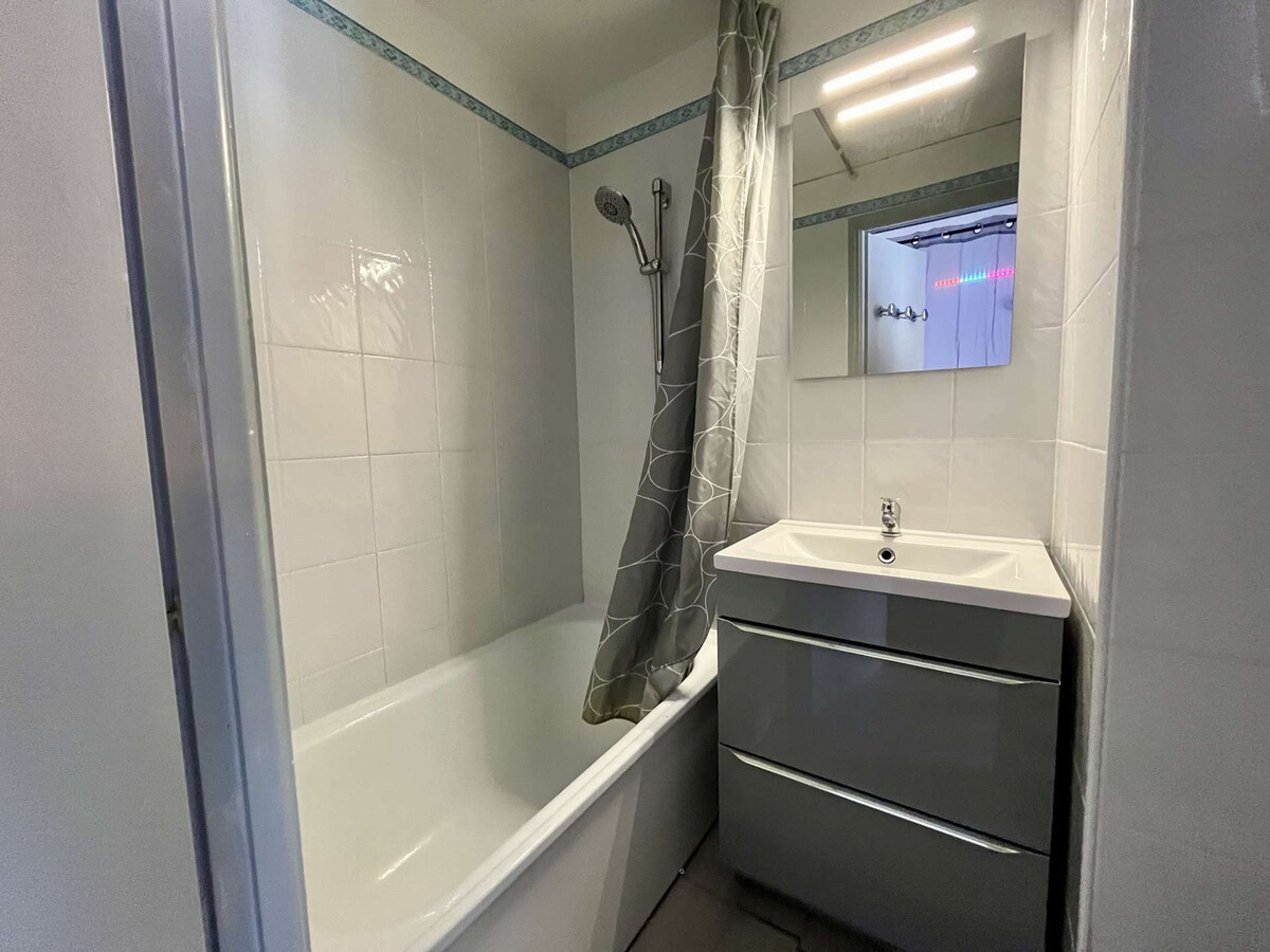 Studio cabine 4 pers à Cap d'Agde, parking gratuit - Photo 9