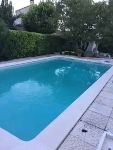 Location villa à Milhaud, Villa familiale avec piscine à Milhaud - 100 m²