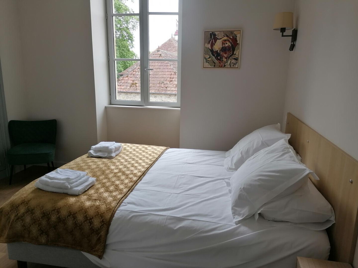 Gîte historique 10 personnes à Theneuille, tout inclus - Photo 9