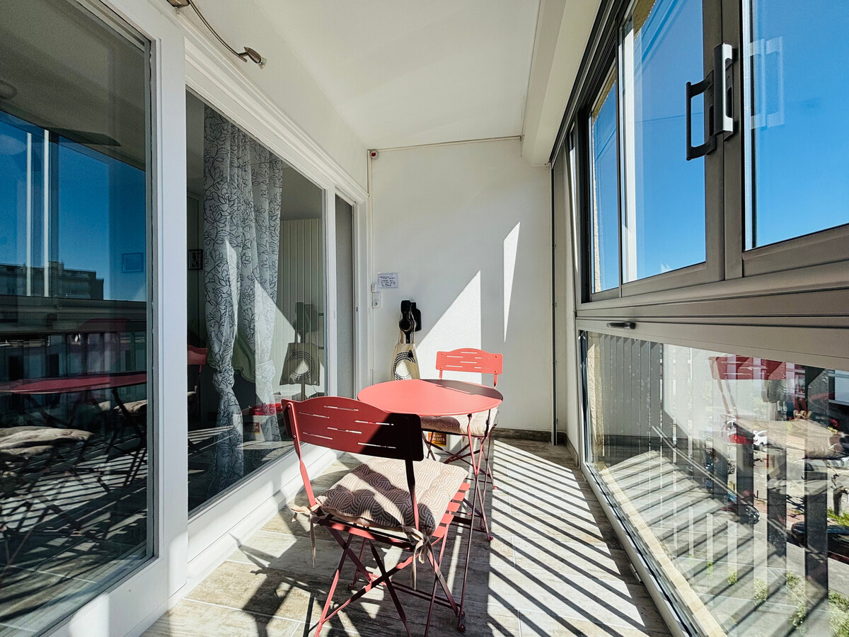 T2 au port avec loggia ensoleillée et parking - Photo 2
