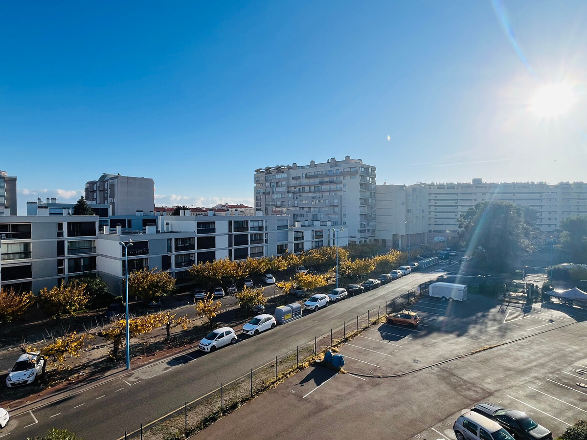 T2 au port avec loggia ensoleillée et parking - Photo 8
