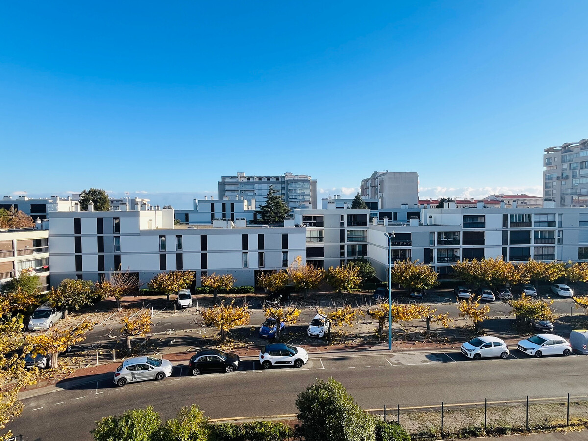 T2 au port avec loggia ensoleillée et parking - Photo 9