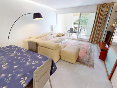 Appartement 3P centre Menton, terrasse vue mer et piscine : photo 5