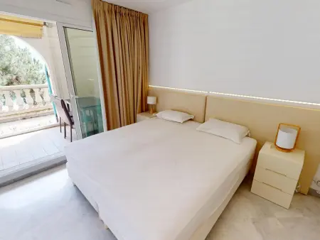 Appartement 3P centre Menton, terrasse vue mer et piscine : photo 6