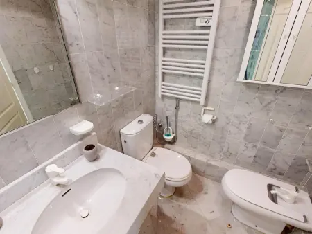 Appartement 3P centre Menton, terrasse vue mer et piscine : photo 8