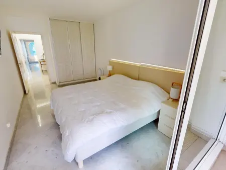 Appartement 3P centre Menton, terrasse vue mer et piscine : photo 9