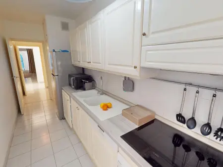 Appartement 3P centre Menton, terrasse vue mer et piscine : photo 10