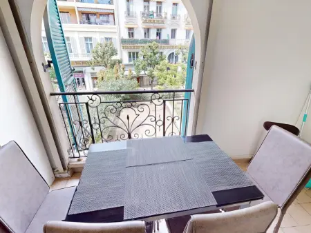 Appartement 3P centre Menton, terrasse vue mer et piscine : photo 11