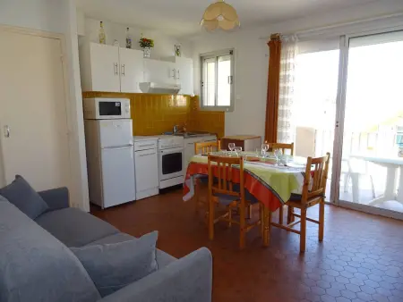 Location appartement à Canet en Roussillon, T2 Chaleureux avec Parking Proche Plage