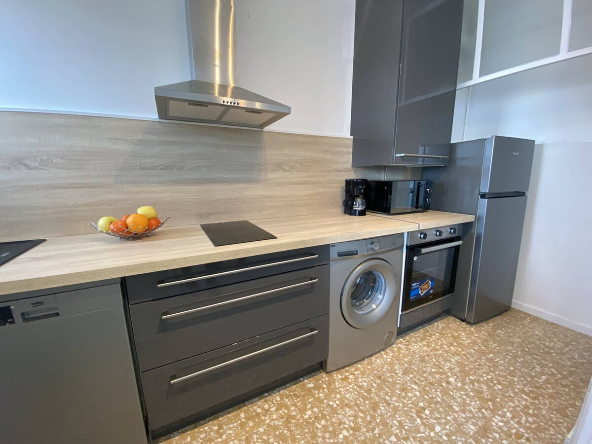 T2 traversant 51m² à 100m de la plage, parking privé - Photo 2