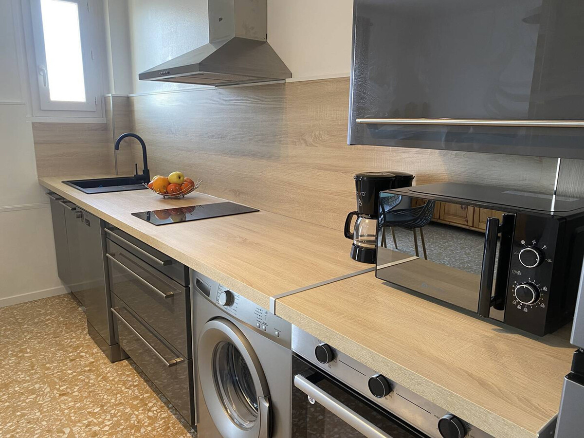 T2 traversant 51m² à 100m de la plage, parking privé - Photo 9
