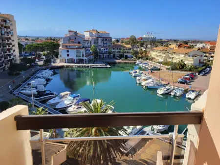 Location appartement à Canet en Roussillon, Studio Cabine Lumineux pour 4, Vue Port, Canet-en-Roussillon